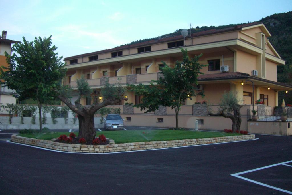 Hotel Ristorante Villa Pegaso San Pietro Infine Exterior foto